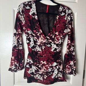 Floral V-Neck Women's Top - Red and White